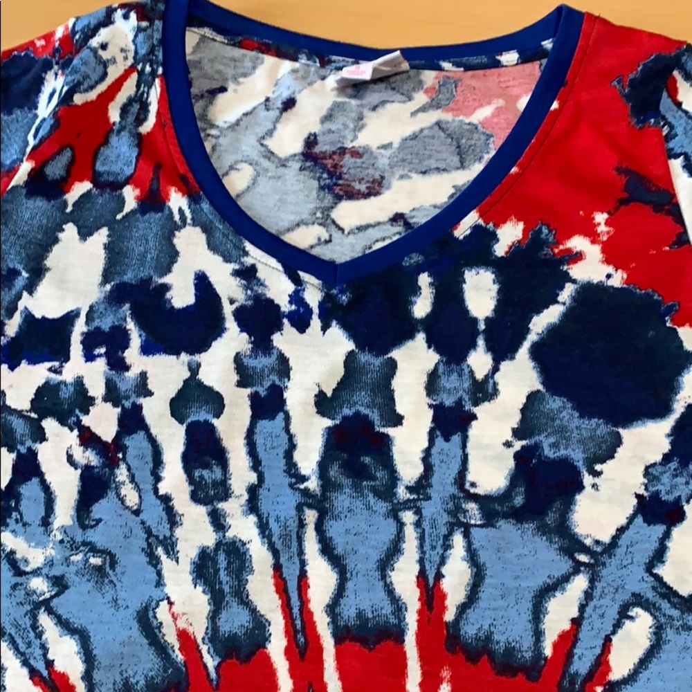 Tie dye LuLaRoe short sleeve tee shirt